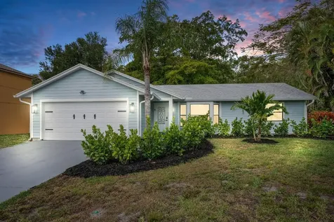 411 SW Namoit Place Port St Lucie FL 34953