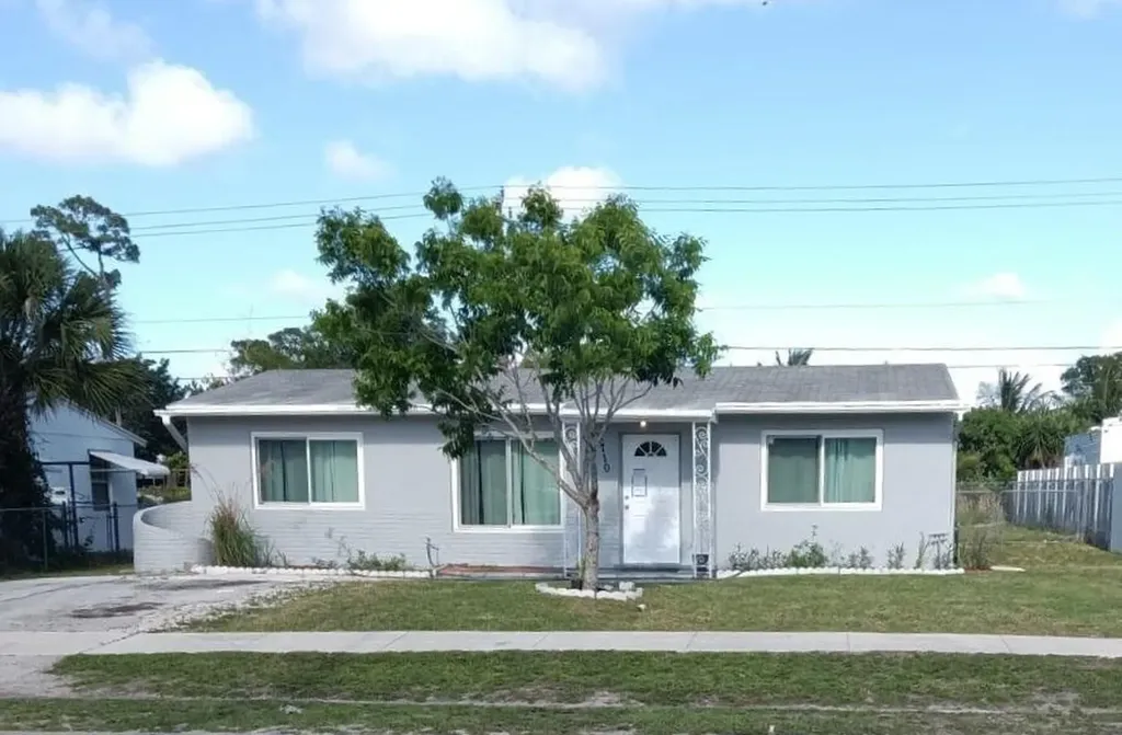 3710 S 55th Avenue Greenacres FL 33463