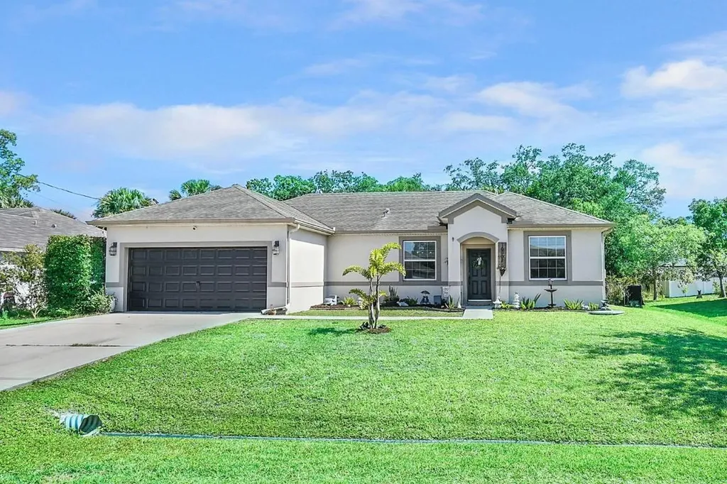 1686 SW Ruiz Terrace Port St Lucie FL 34953