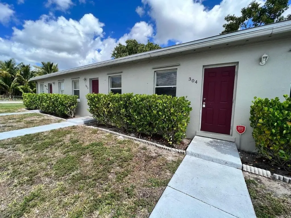 300 Jennings Avenue Greenacres FL 33463