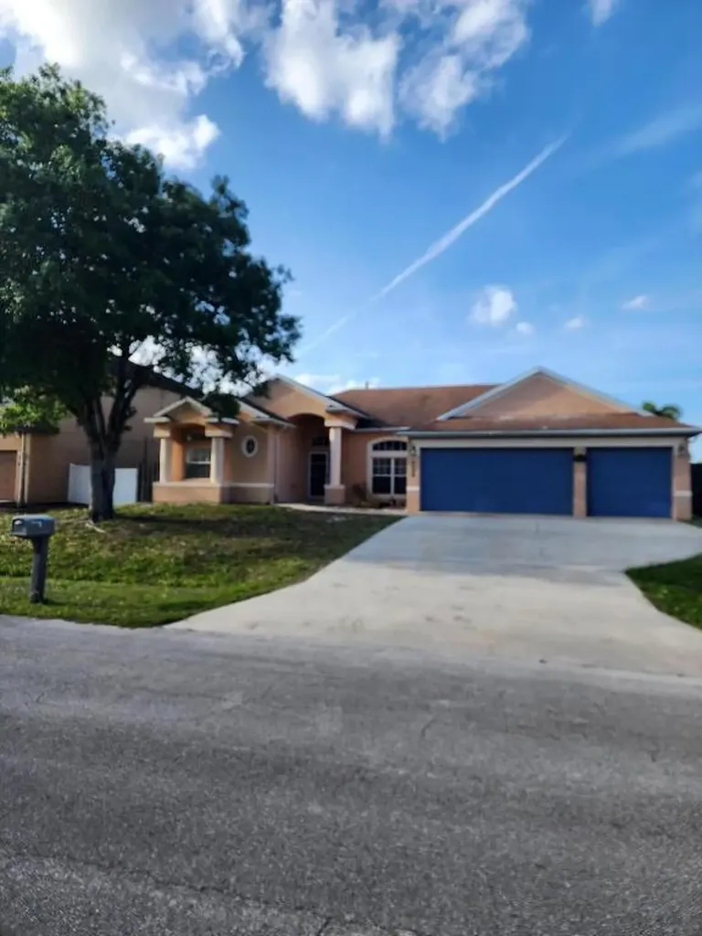 4409 SW Fireside Circle Port St Lucie FL 34953