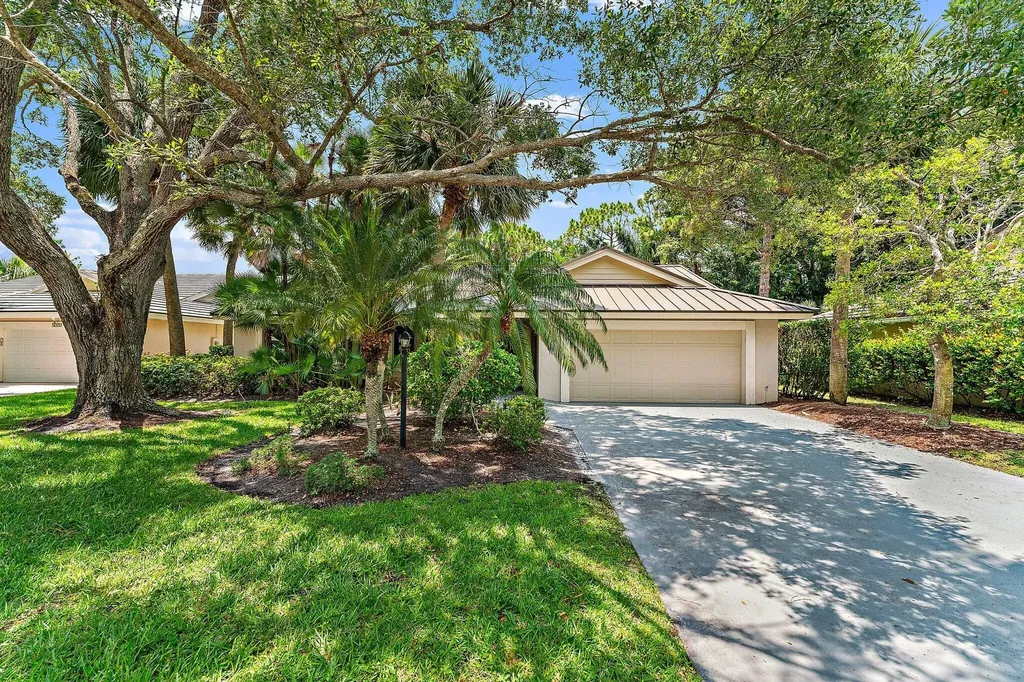 5793 Lonewood Court Jupiter FL 33458