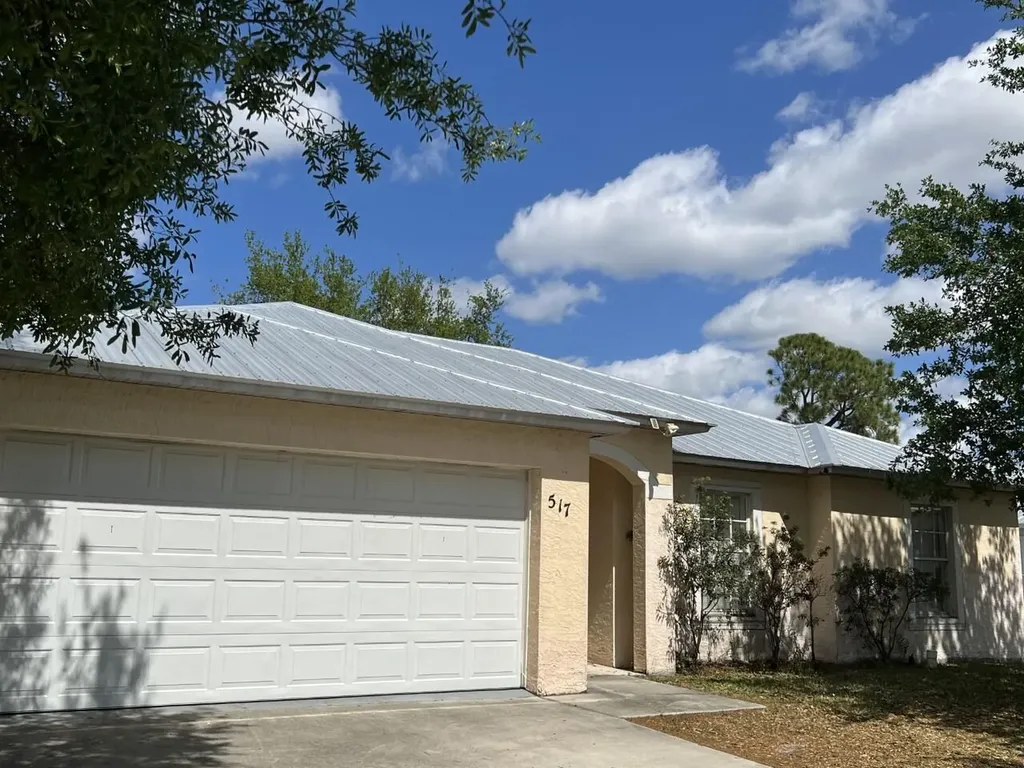517 SW Fairway Avenue Port St Lucie FL 34983