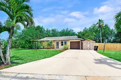 1437 SE Vesthaven Circle Port St Lucie FL 34952