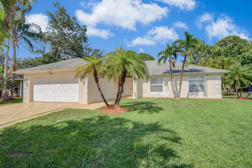 1679 SW Taurus Lane Port St Lucie FL 34984