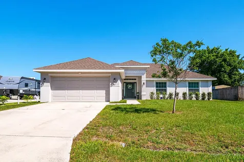 2081 SW Grape Court Port St Lucie FL 34953