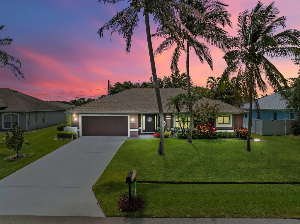 2318 SE Beechwood Terrace Port St Lucie FL 34952