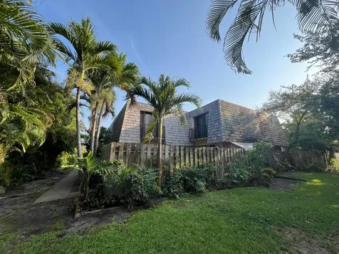 135 Woodland Road Palm Springs FL 33461
