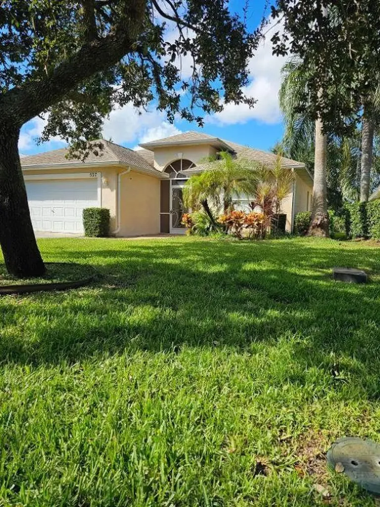 527 SW Cyrilla Trail Port St Lucie FL 34953