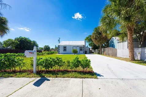 723 N J Street Lake Worth Beach FL 33460
