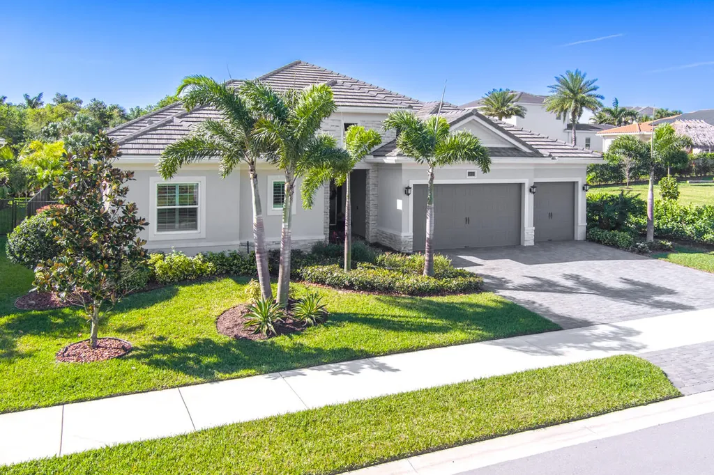 2625 NE Evinrude Circle Jensen Beach FL 34957