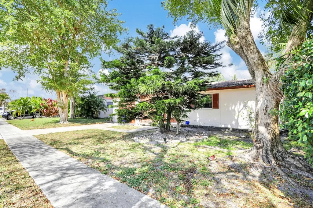 6931 SW 1st Street Margate FL 33068