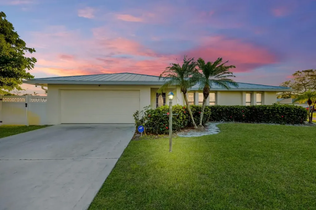 1502 SE Portillo Road Port St Lucie FL 34952