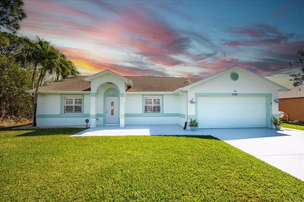 1342 SW Halford Avenue Port St Lucie FL 34953