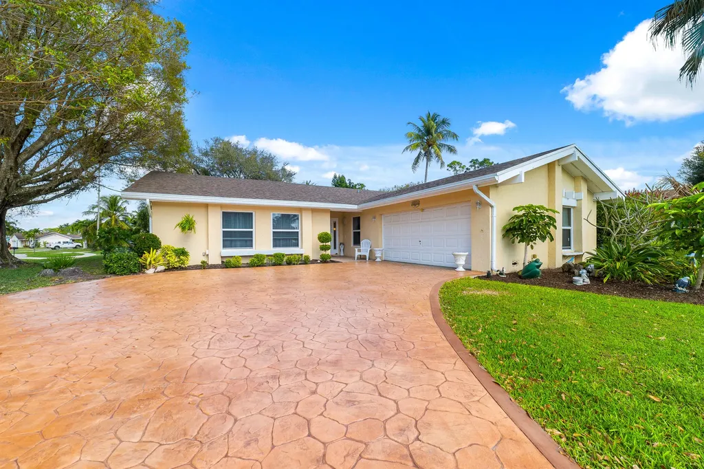 12245 Old Country Road S Wellington FL 33414