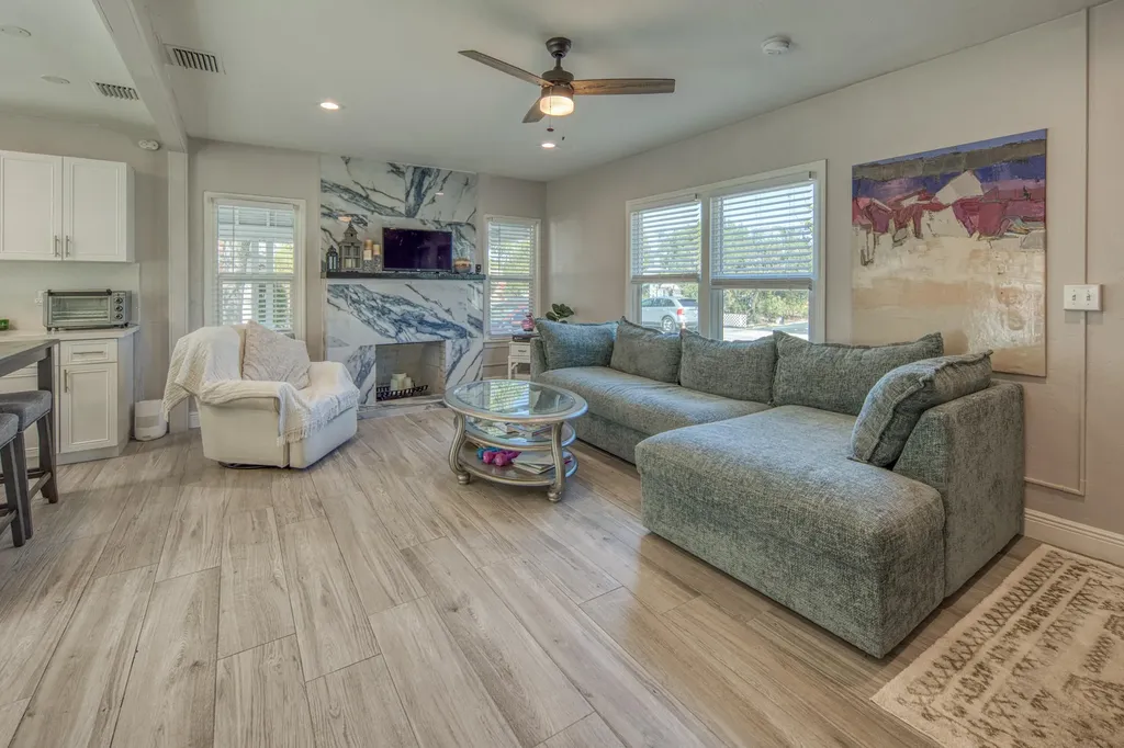 623 N B Street Lake Worth Beach FL 33460
