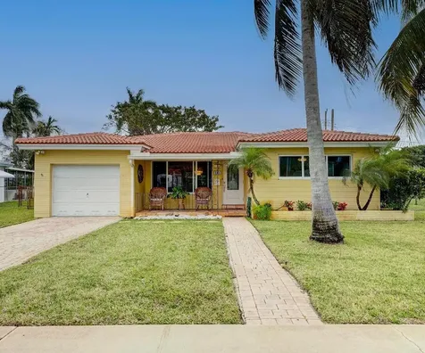 215 N 31st Court Hollywood FL 33021
