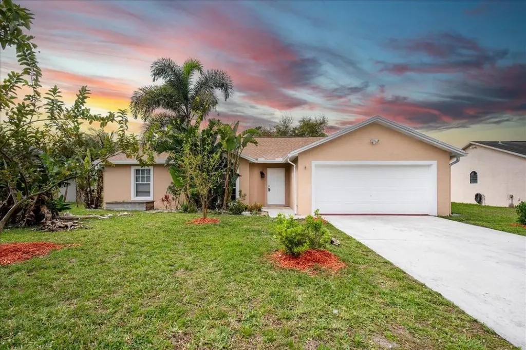 3259 SE Pinto Street Port St Lucie FL 34984