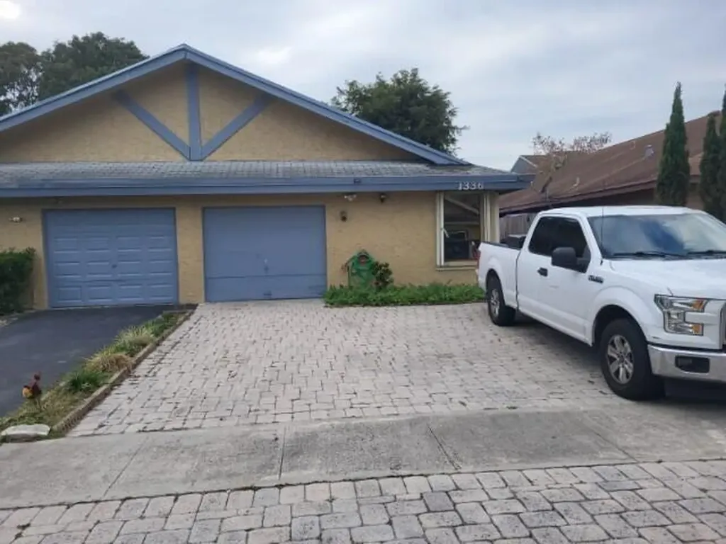 1336 SW 75th Avenue North Lauderdale FL 33068
