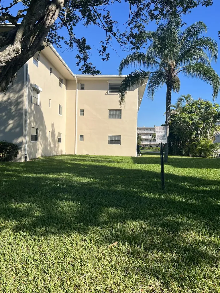 2682 S Garden Drive Lake Worth FL 33461