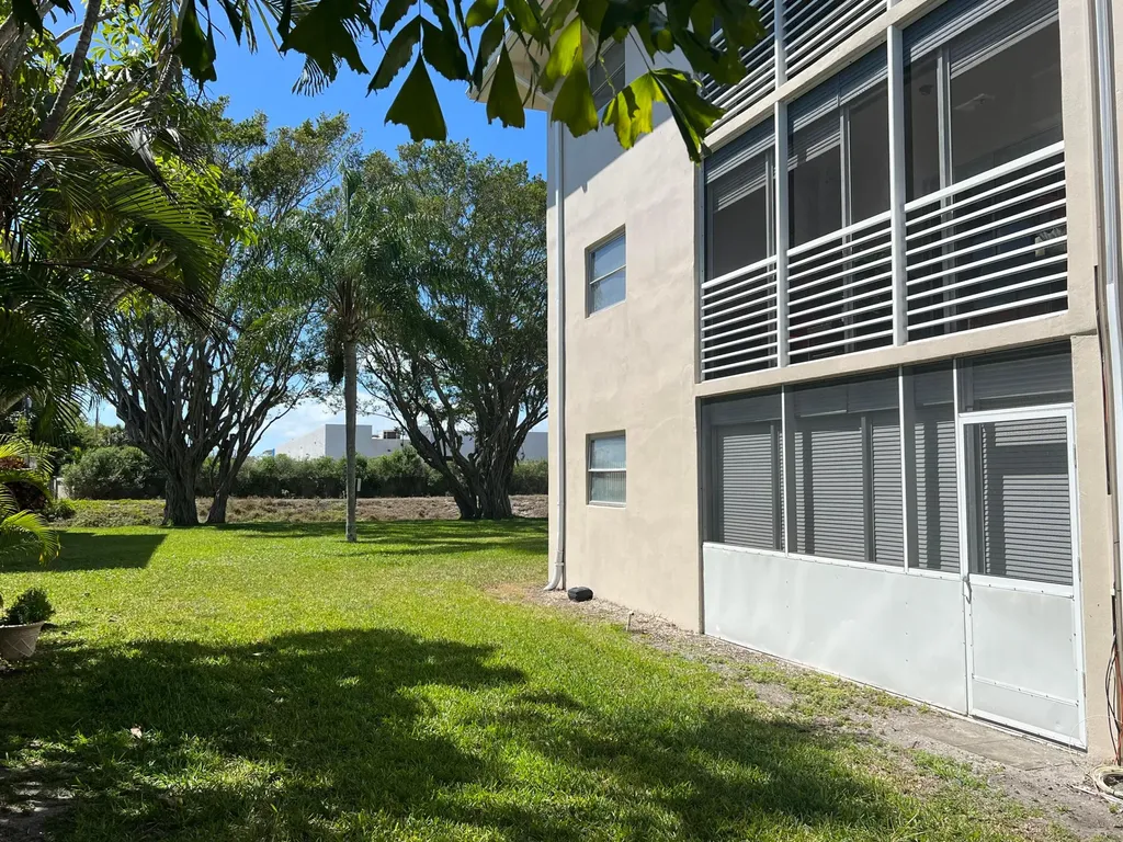 2682 S Garden Drive Lake Worth FL 33461