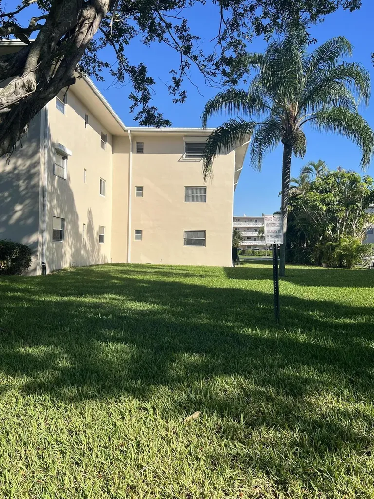 2682 S Garden Drive Lake Worth FL 33461