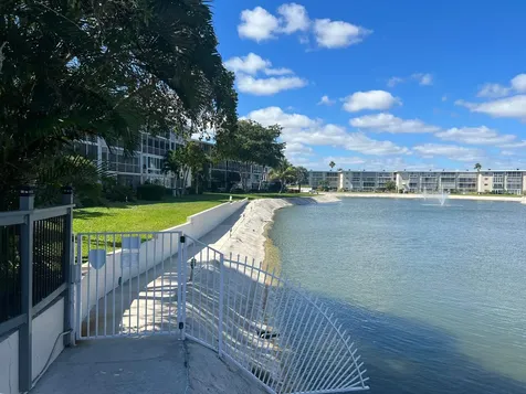 2682 S Garden Drive Lake Worth FL 33461