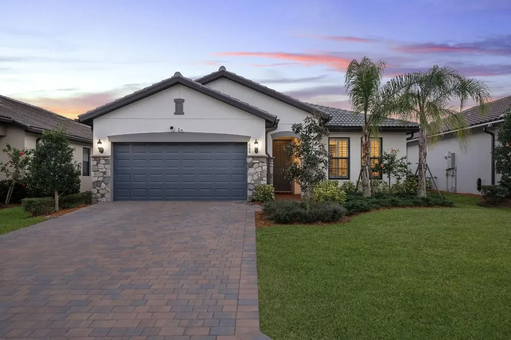 668 SE Villandry Way Port St Lucie FL 34984