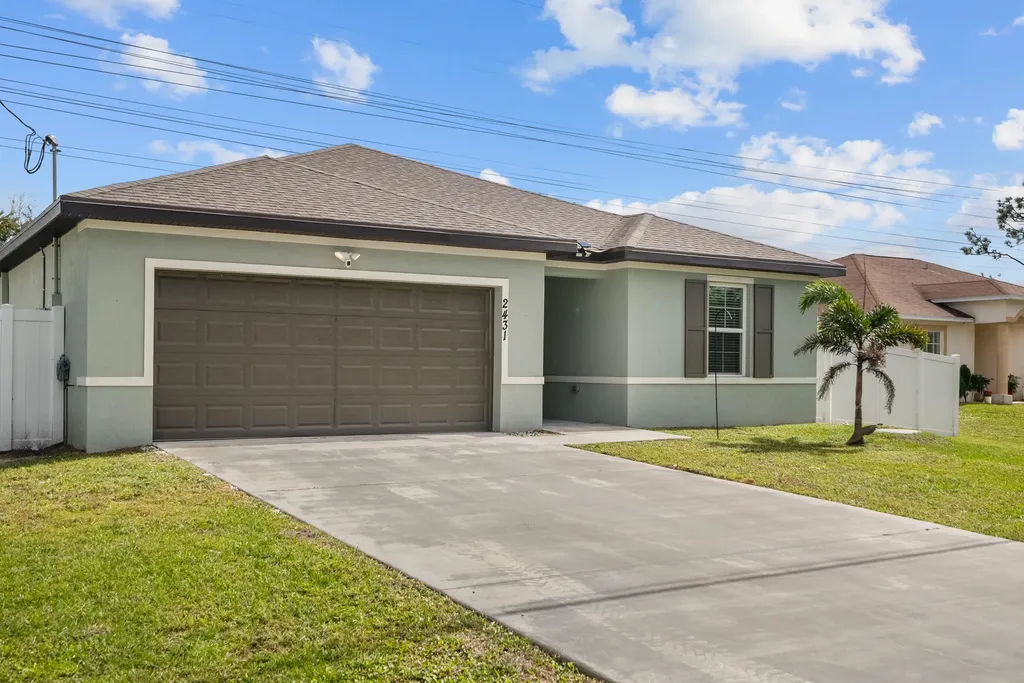 2431 SW Brescia Street Port St Lucie FL 34953
