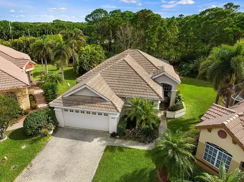 576 SW Saint Kitts Cove Port St Lucie FL 34986