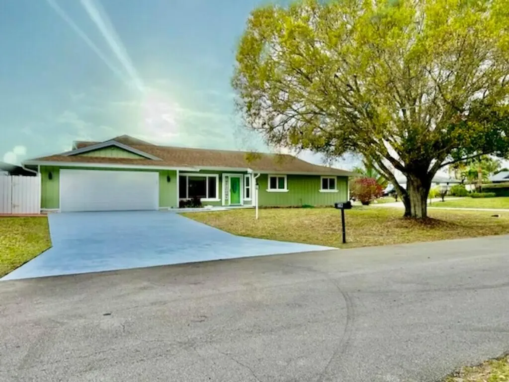 682 SE Delancey Lane Port St Lucie FL 34984