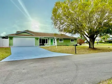 682 SE Delancey Lane Port St Lucie FL 34984
