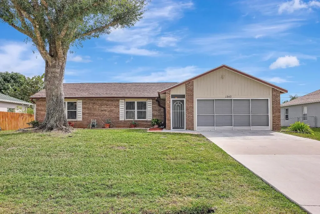 1242 SW Aragon Avenue Port St Lucie FL 34953