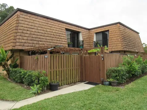 2707 27th Lane Greenacres FL 33463