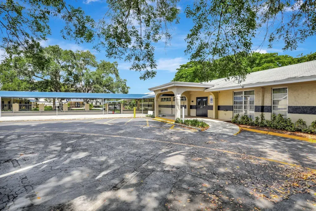 959 SE 6th Avenue Deerfield Beach FL 33441