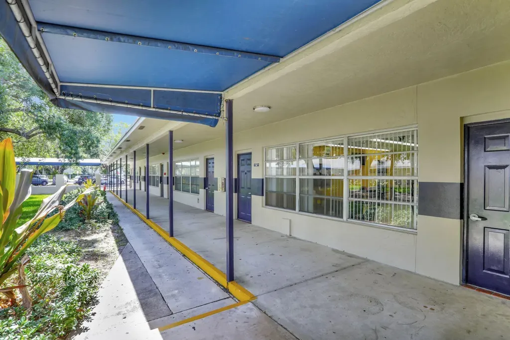 959 SE 6th Avenue Deerfield Beach FL 33441