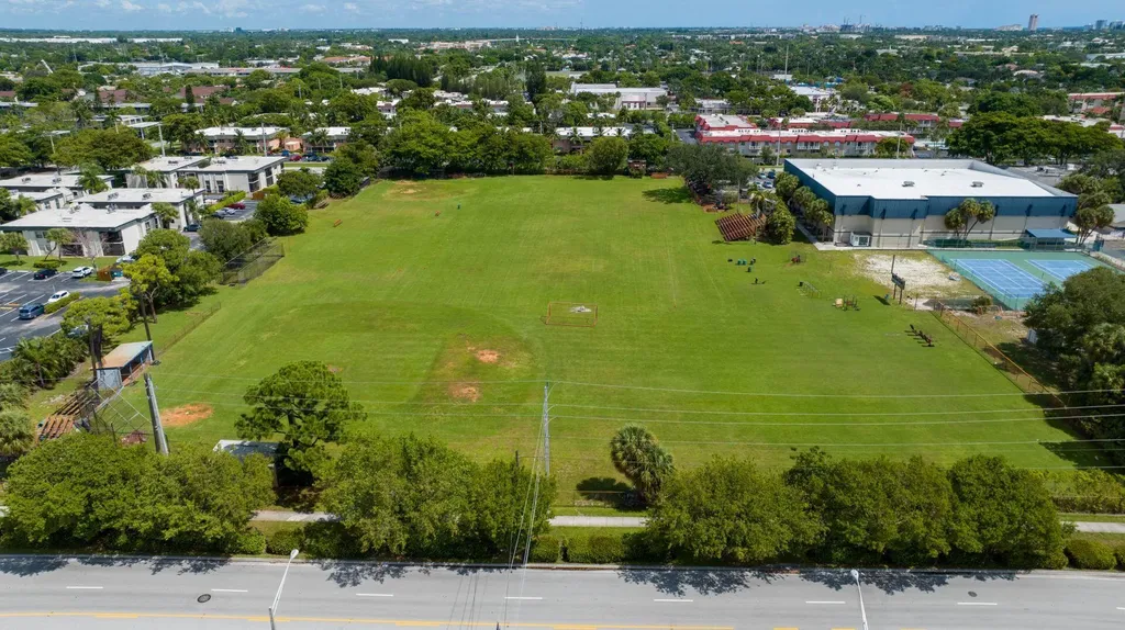 959 SE 6th Avenue Deerfield Beach FL 33441