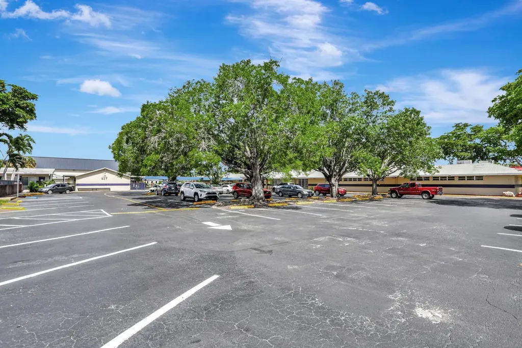 959 SE 6th Avenue Deerfield Beach FL 33441