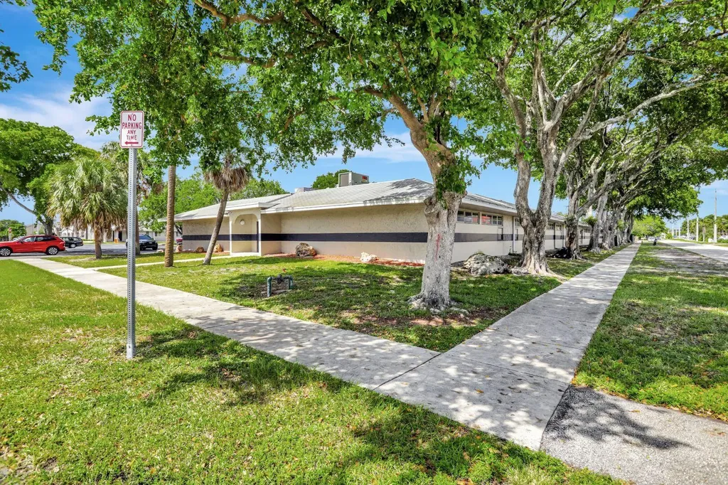 959 SE 6th Avenue Deerfield Beach FL 33441