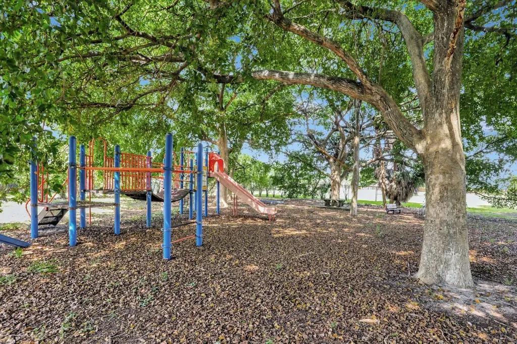 959 SE 6th Avenue Deerfield Beach FL 33441