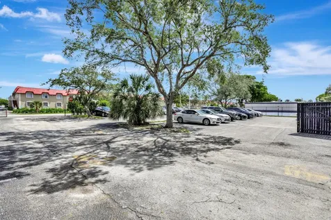 959 SE 6th Avenue Deerfield Beach FL 33441