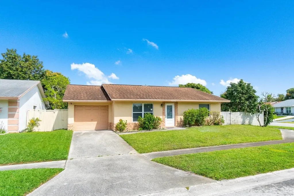 6245 Oakview Lane Lake Worth FL 33463