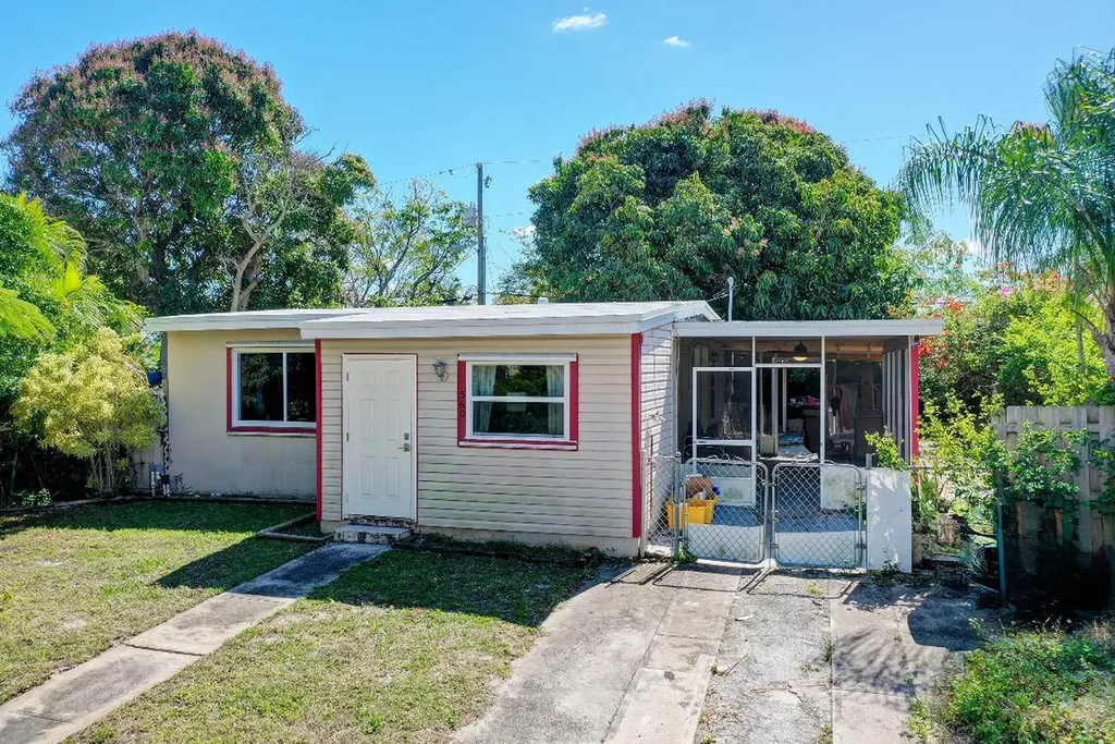 560 Oleander Road Lantana FL 33462