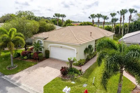 868 SW Rocky Bayou Terrace Port St Lucie FL 34986