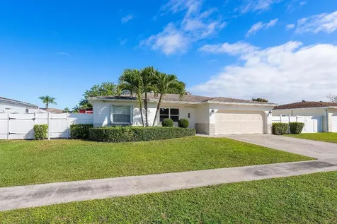 10865 Jennifer Lane Boca Raton FL 33428