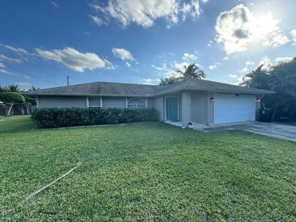 1674 SW Whipple Avenue Port St Lucie FL 34953
