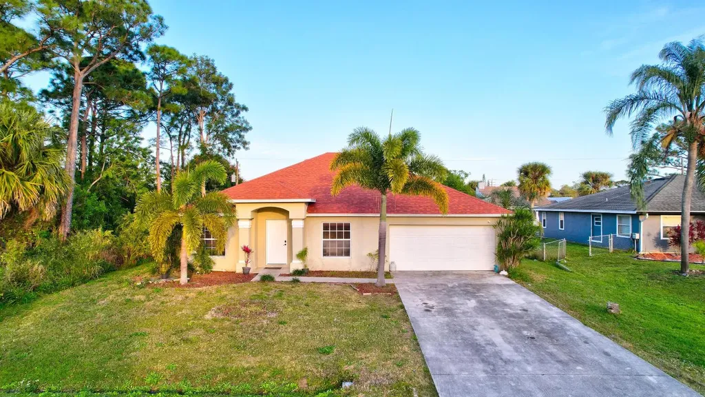 1137 SW Ithaca Street Port St Lucie FL 34983