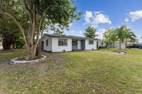 6800 SW 10th Court Pembroke Pines FL 33023