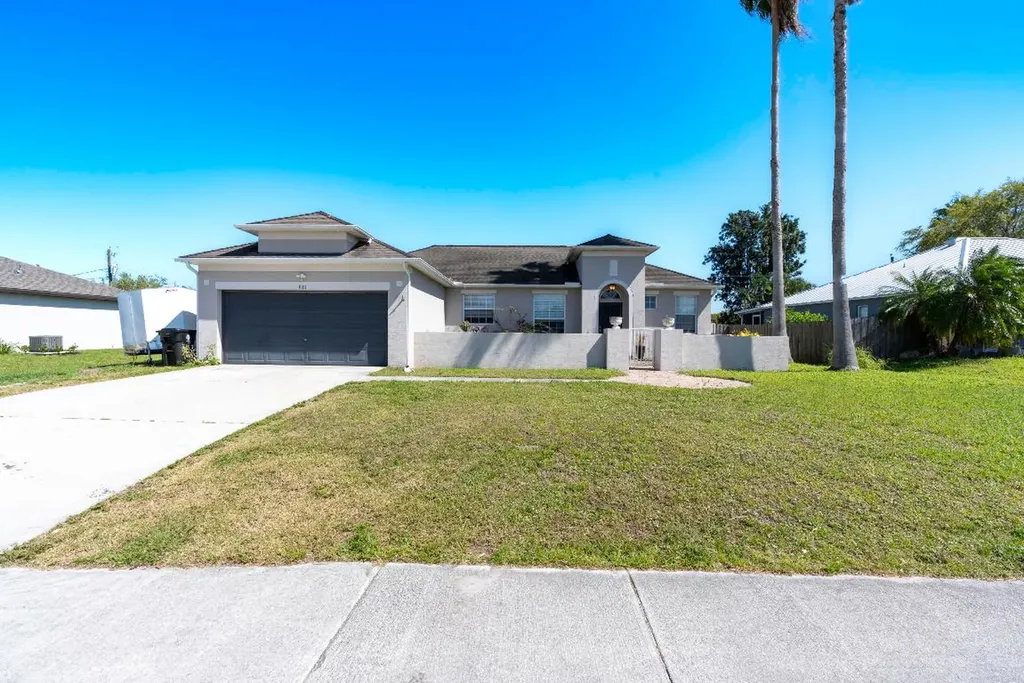 881 SW Bayshore Boulevard Port St Lucie FL 34983