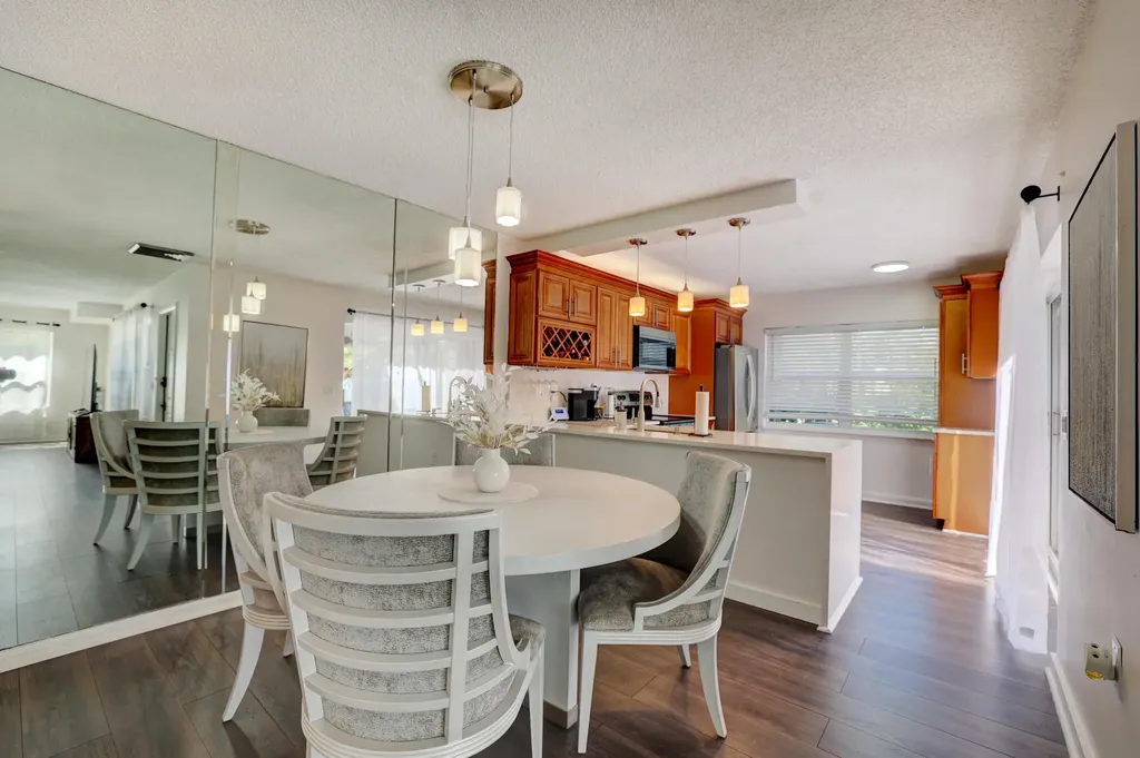 33 Clinton Court Royal Palm Beach FL 33411